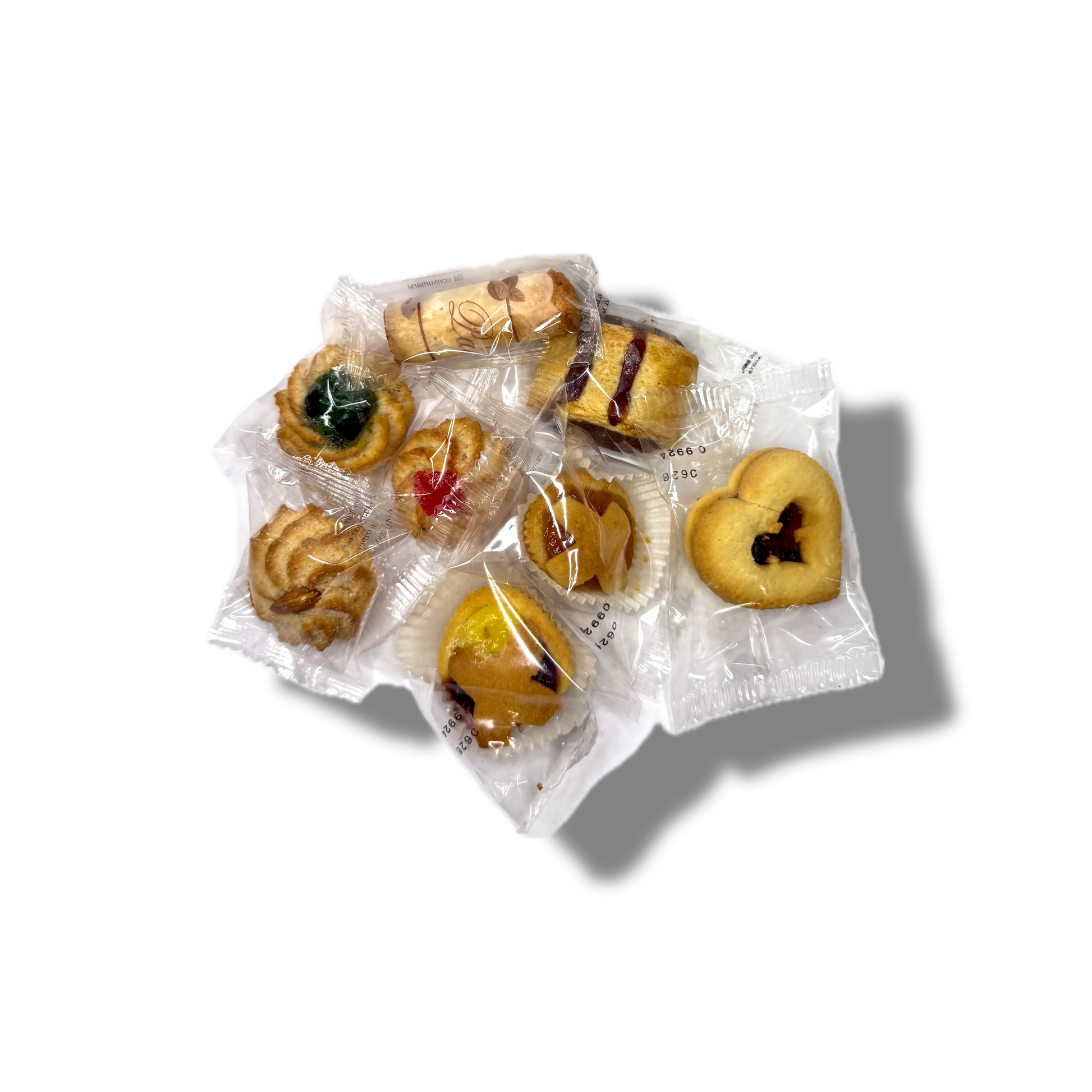 Dolcetti misti confezionati singolarmente di pasta di mandorla, biscotti amarena e cartucce napoletane