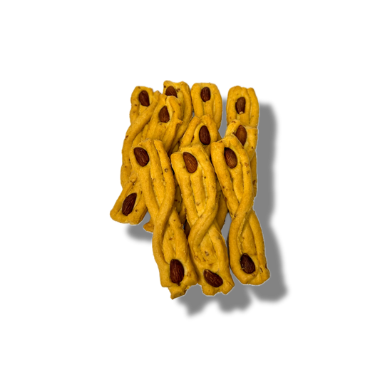 Treccine all' olio extra vergine di oliva con mandorle, tipico snack salato napoletano